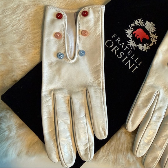 Fratelli Orsini Off White Leather Button Detail Gloves with Dust Bag - Picture 2 of 12